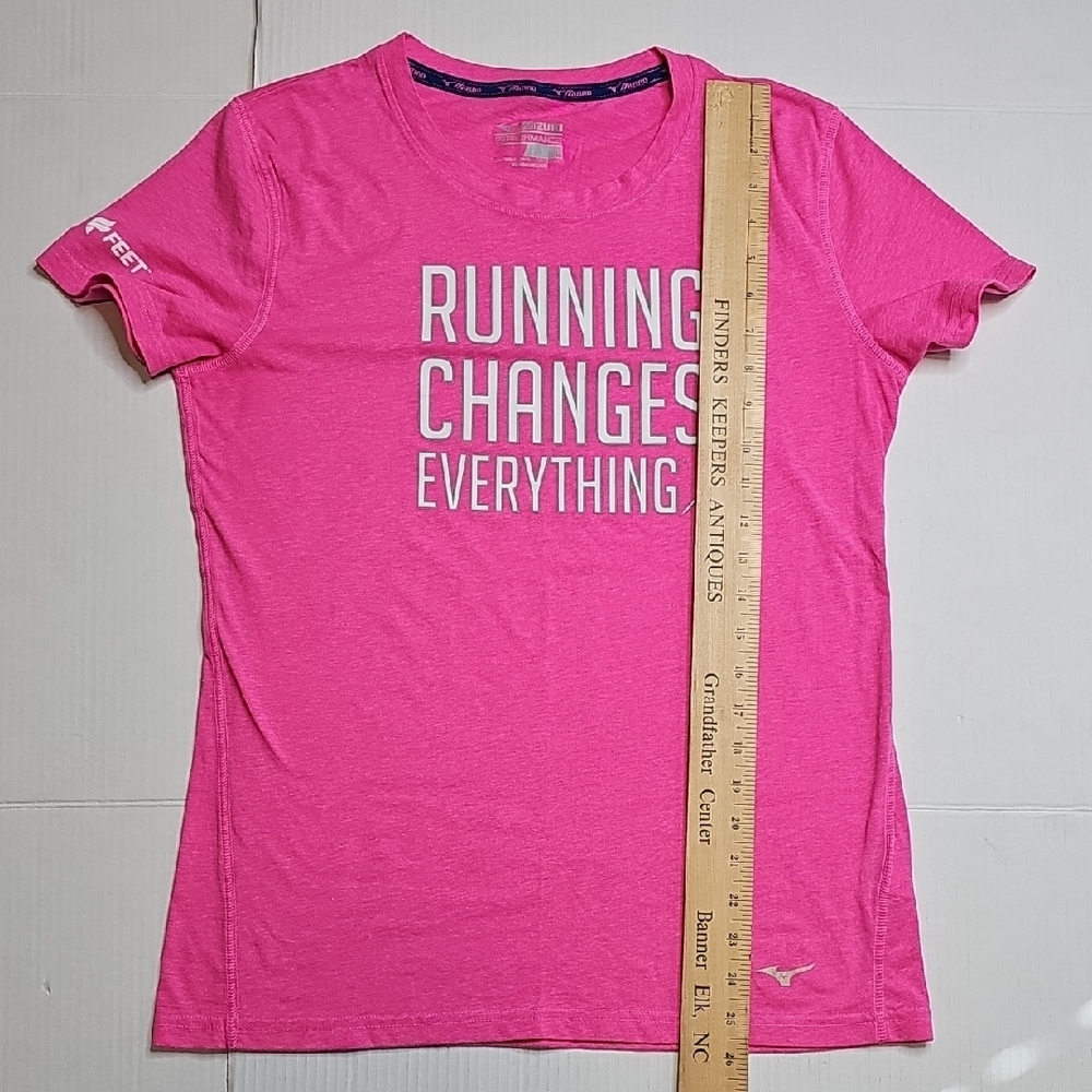 Mizuno Women's Performance Graphic Tee Pink "Running Changes Everything", Large - Picture 6 of 6